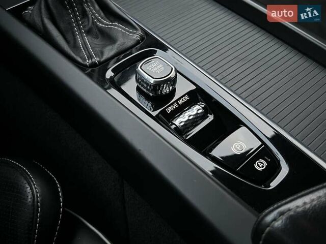 Белый Вольво ХС60, объемом двигателя 2 л и пробегом 330 тыс. км за 25900 $, фото 13 на Automoto.ua