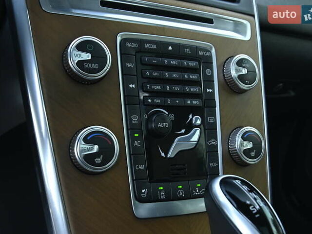 Белый Вольво ХС60, объемом двигателя 1.97 л и пробегом 139 тыс. км за 18600 $, фото 30 на Automoto.ua