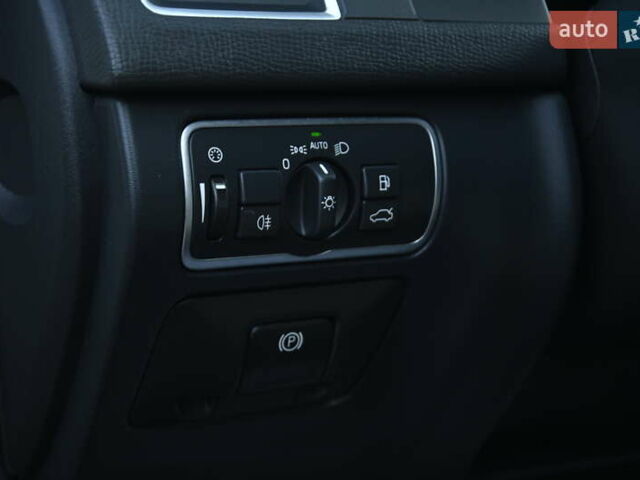 Белый Вольво ХС60, объемом двигателя 1.97 л и пробегом 139 тыс. км за 18600 $, фото 25 на Automoto.ua