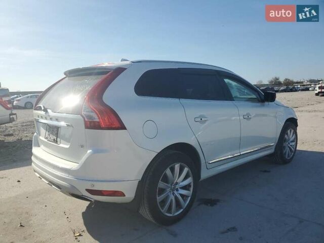 Белый Вольво ХС60, объемом двигателя 2 л и пробегом 102 тыс. км за 3000 $, фото 2 на Automoto.ua