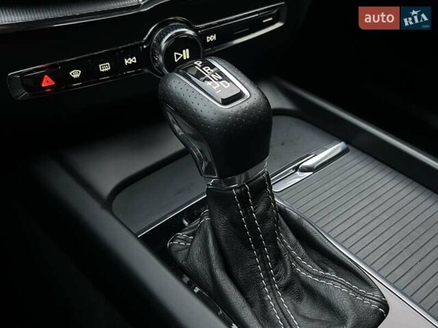 Белый Вольво ХС60, объемом двигателя 2 л и пробегом 330 тыс. км за 25900 $, фото 22 на Automoto.ua