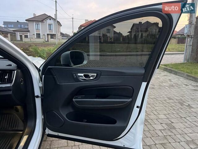 Белый Вольво ХС60, объемом двигателя 2 л и пробегом 330 тыс. км за 25900 $, фото 51 на Automoto.ua