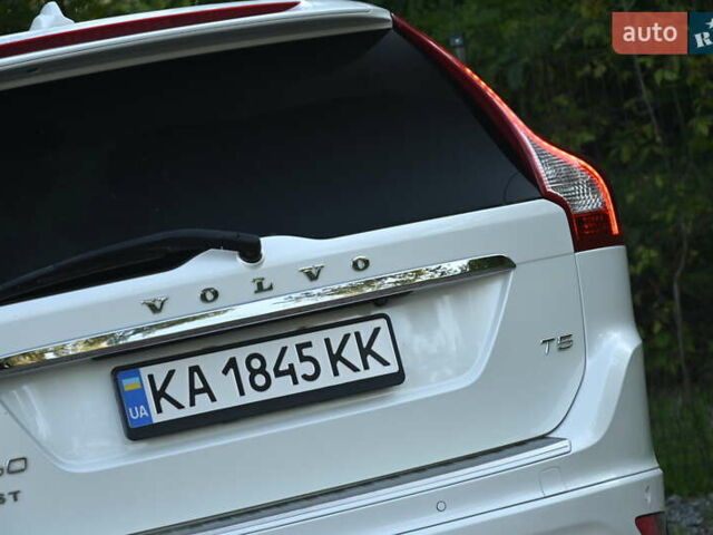 Белый Вольво ХС60, объемом двигателя 1.97 л и пробегом 139 тыс. км за 18600 $, фото 10 на Automoto.ua