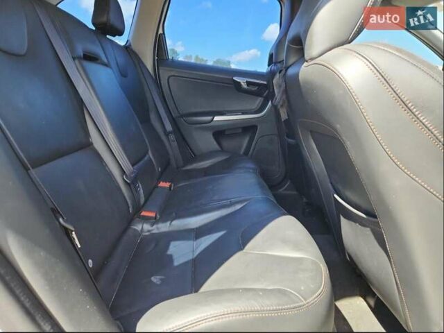 Белый Вольво ХС60, объемом двигателя 2 л и пробегом 198 тыс. км за 9500 $, фото 10 на Automoto.ua