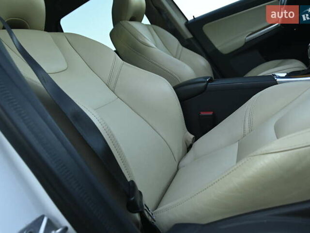 Белый Вольво ХС60, объемом двигателя 1.97 л и пробегом 139 тыс. км за 18600 $, фото 42 на Automoto.ua