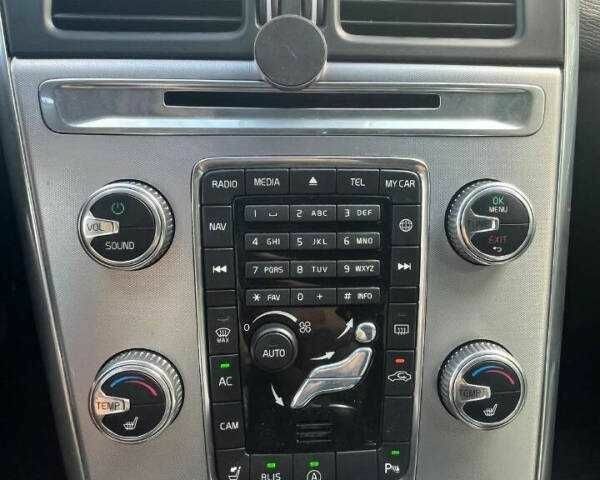 Белый Вольво ХС60, объемом двигателя 2 л и пробегом 74 тыс. км за 4700 $, фото 13 на Automoto.ua