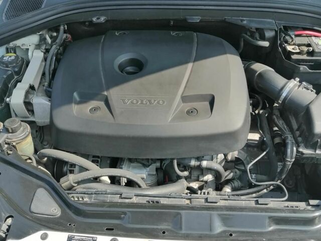 Белый Вольво ХС60, объемом двигателя 2 л и пробегом 395 тыс. км за 13500 $, фото 7 на Automoto.ua