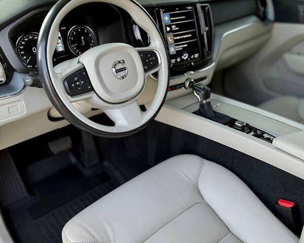 Белый Вольво ХС60, объемом двигателя 1.97 л и пробегом 113 тыс. км за 22199 $, фото 9 на Automoto.ua