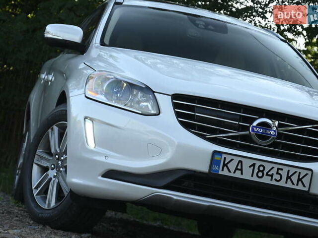 Белый Вольво ХС60, объемом двигателя 1.97 л и пробегом 139 тыс. км за 18600 $, фото 3 на Automoto.ua