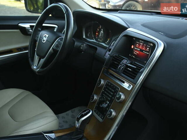 Белый Вольво ХС60, объемом двигателя 1.97 л и пробегом 139 тыс. км за 18600 $, фото 44 на Automoto.ua