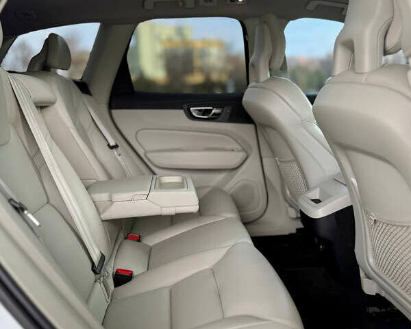 Белый Вольво ХС60, объемом двигателя 1.97 л и пробегом 113 тыс. км за 22199 $, фото 18 на Automoto.ua