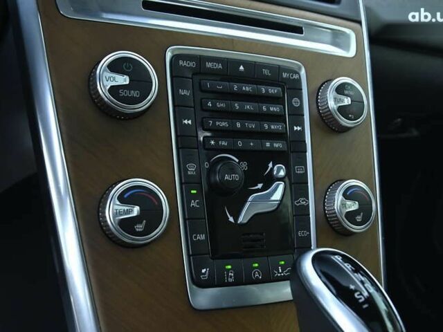 Белый Вольво ХС60, объемом двигателя 2 л и пробегом 139 тыс. км за 18999 $, фото 29 на Automoto.ua