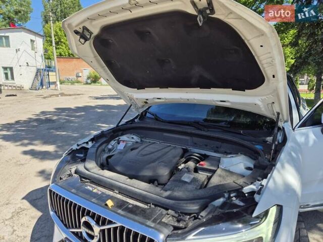 Белый Вольво ХС60, объемом двигателя 1.97 л и пробегом 325 тыс. км за 28500 $, фото 27 на Automoto.ua