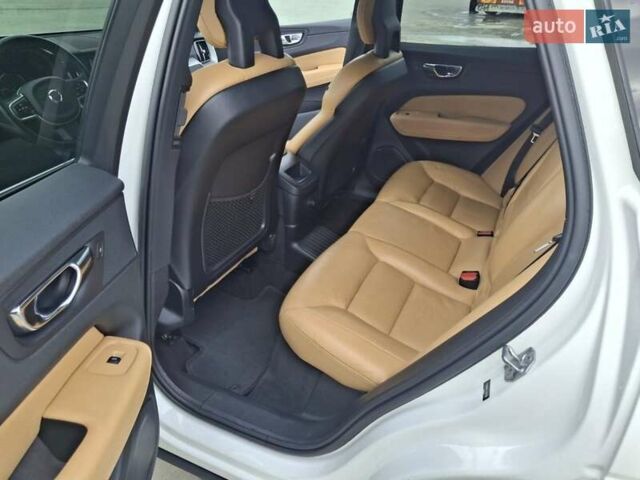 Белый Вольво ХС60, объемом двигателя 1.97 л и пробегом 133 тыс. км за 32000 $, фото 24 на Automoto.ua