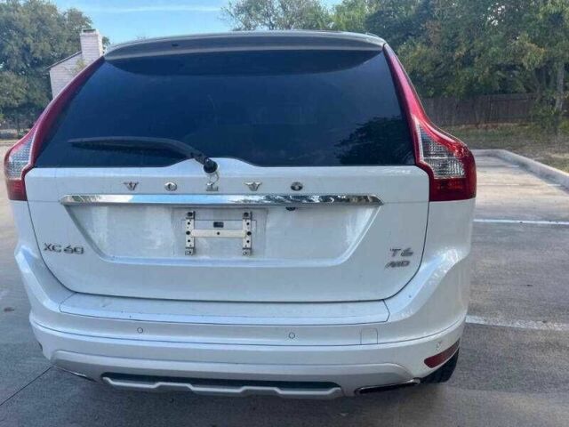 Белый Вольво ХС60, объемом двигателя 2 л и пробегом 74 тыс. км за 4700 $, фото 4 на Automoto.ua