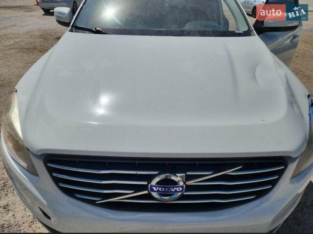 Белый Вольво ХС60, объемом двигателя 2 л и пробегом 198 тыс. км за 9500 $, фото 9 на Automoto.ua