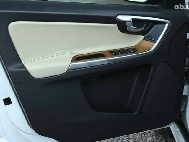 Белый Вольво ХС60, объемом двигателя 2 л и пробегом 139 тыс. км за 18999 $, фото 19 на Automoto.ua