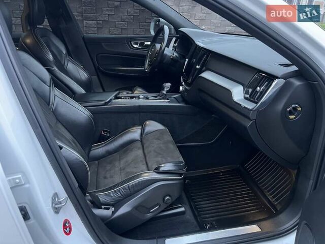 Белый Вольво ХС60, объемом двигателя 2 л и пробегом 330 тыс. км за 25900 $, фото 15 на Automoto.ua