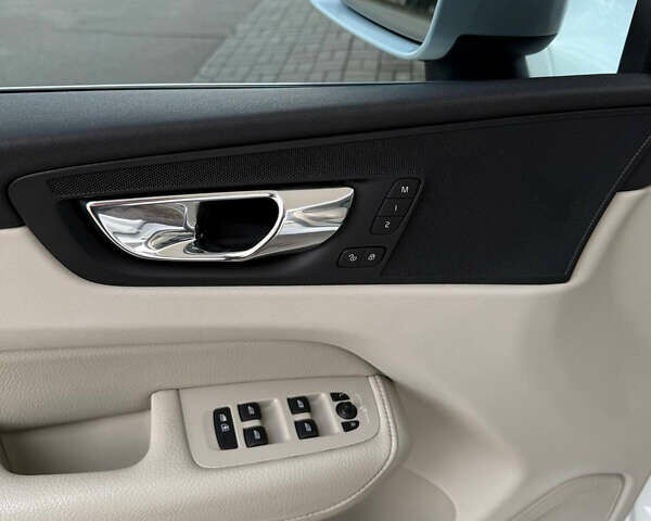 Белый Вольво ХС60, объемом двигателя 1.97 л и пробегом 113 тыс. км за 22199 $, фото 31 на Automoto.ua