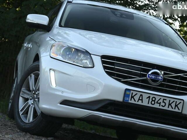 Белый Вольво ХС60, объемом двигателя 2 л и пробегом 139 тыс. км за 18999 $, фото 3 на Automoto.ua