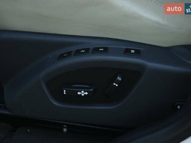 Белый Вольво ХС60, объемом двигателя 1.97 л и пробегом 139 тыс. км за 18600 $, фото 24 на Automoto.ua