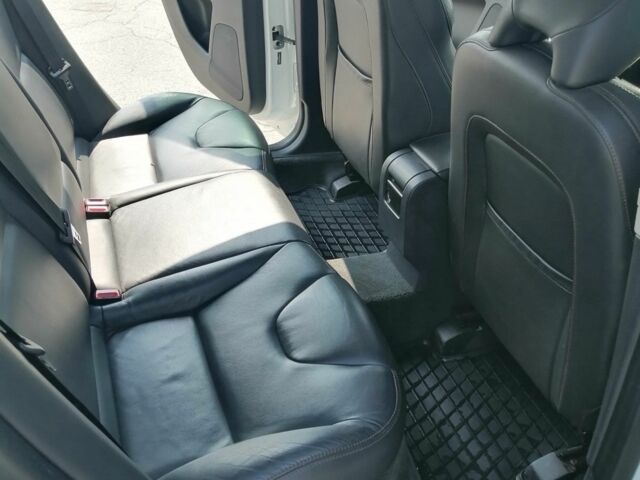 Белый Вольво ХС60, объемом двигателя 2 л и пробегом 395 тыс. км за 13500 $, фото 6 на Automoto.ua