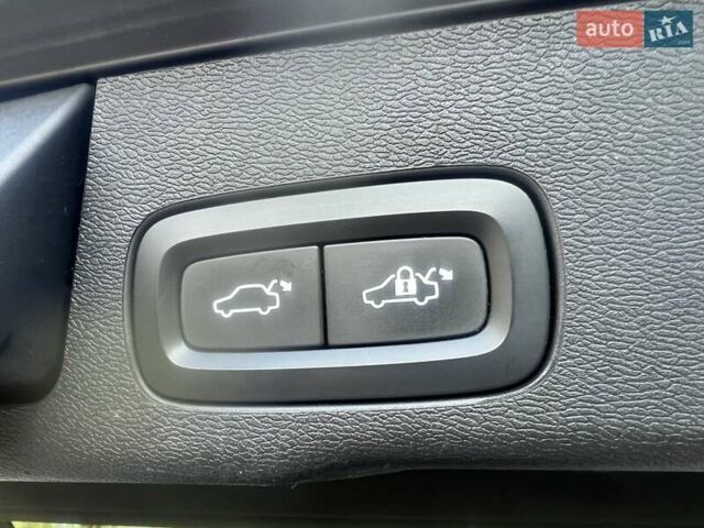 Белый Вольво ХС60, объемом двигателя 2 л и пробегом 330 тыс. км за 25900 $, фото 34 на Automoto.ua