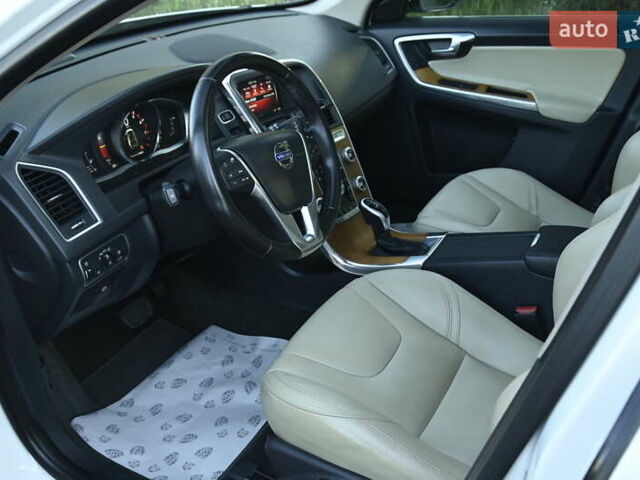 Белый Вольво ХС60, объемом двигателя 1.97 л и пробегом 139 тыс. км за 18600 $, фото 22 на Automoto.ua