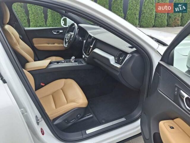 Белый Вольво ХС60, объемом двигателя 1.97 л и пробегом 133 тыс. км за 32000 $, фото 21 на Automoto.ua