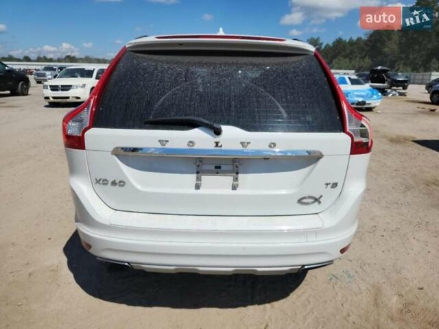 Белый Вольво ХС60, объемом двигателя 2 л и пробегом 198 тыс. км за 9500 $, фото 4 на Automoto.ua