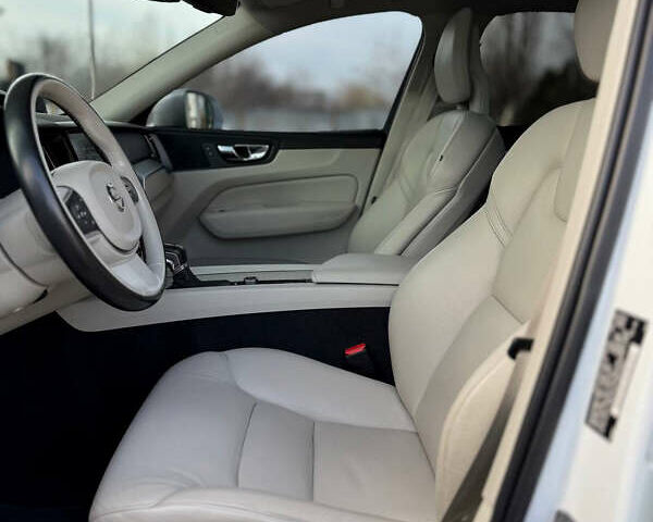 Белый Вольво ХС60, объемом двигателя 1.97 л и пробегом 113 тыс. км за 22199 $, фото 10 на Automoto.ua