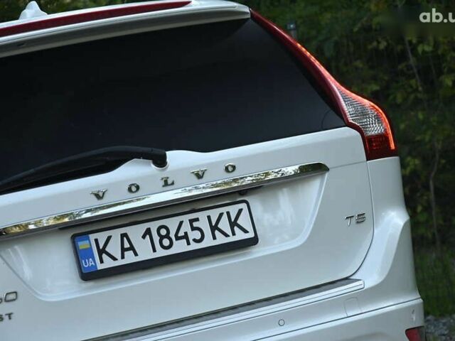 Белый Вольво ХС60, объемом двигателя 2 л и пробегом 139 тыс. км за 18999 $, фото 12 на Automoto.ua