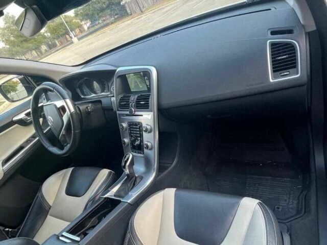 Белый Вольво ХС60, объемом двигателя 2 л и пробегом 74 тыс. км за 4700 $, фото 21 на Automoto.ua