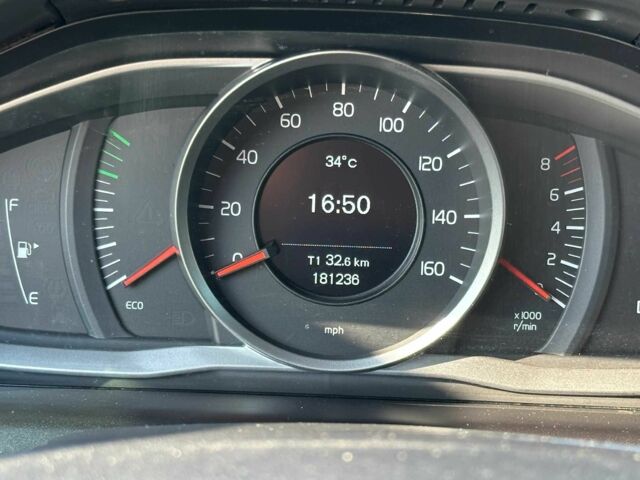 Білий Вольво ХС60, об'ємом двигуна 2 л та пробігом 180 тис. км за 14999 $, фото 13 на Automoto.ua