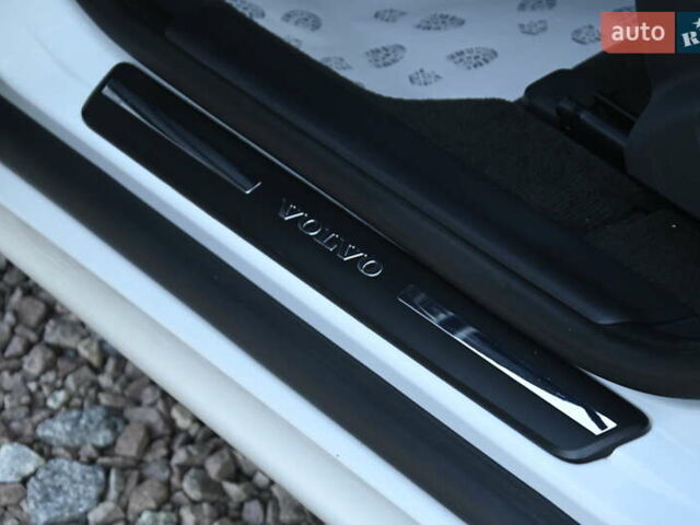 Белый Вольво ХС60, объемом двигателя 1.97 л и пробегом 139 тыс. км за 18600 $, фото 21 на Automoto.ua