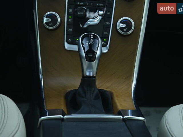 Белый Вольво ХС60, объемом двигателя 1.97 л и пробегом 139 тыс. км за 18600 $, фото 31 на Automoto.ua