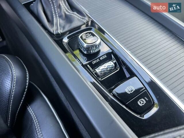 Белый Вольво ХС60, объемом двигателя 2 л и пробегом 330 тыс. км за 25900 $, фото 28 на Automoto.ua