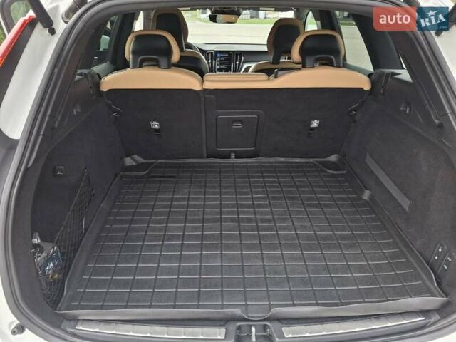 Белый Вольво ХС60, объемом двигателя 1.97 л и пробегом 133 тыс. км за 32000 $, фото 15 на Automoto.ua