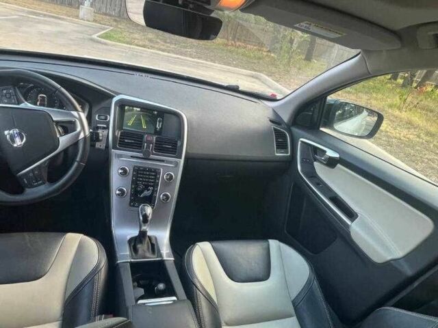 Белый Вольво ХС60, объемом двигателя 2 л и пробегом 74 тыс. км за 4700 $, фото 9 на Automoto.ua