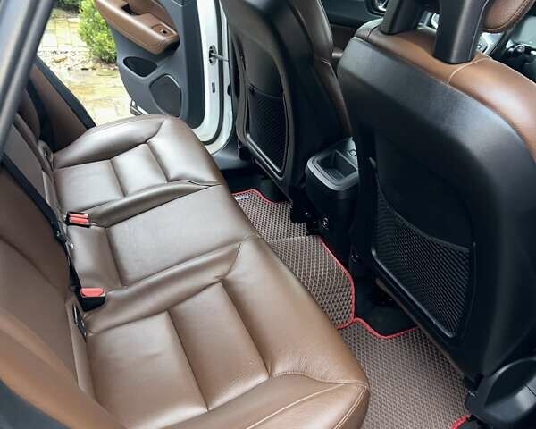 Белый Вольво ХС60, объемом двигателя 1.97 л и пробегом 118 тыс. км за 26500 $, фото 7 на Automoto.ua