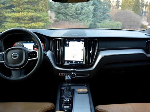Вольво ХС60 2018 в Киеве на Automoto.ua Белый Вольво ХС60, объемом двигателя 2 л и пробегом 95 тыс. км за 21200 $, фото 7 на Automoto.ua