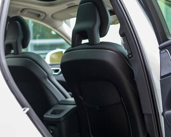 Білий Вольво ХС60, об'ємом двигуна 2 л та пробігом 101 тис. км за 36700 $, фото 34 на Automoto.ua