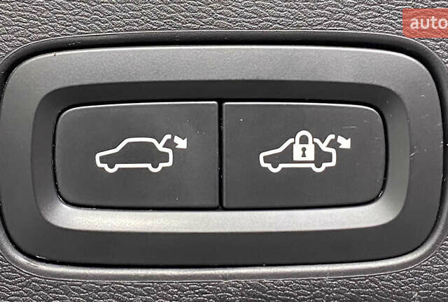 Белый Вольво ХС60, объемом двигателя 1.97 л и пробегом 130 тыс. км за 25950 $, фото 22 на Automoto.ua