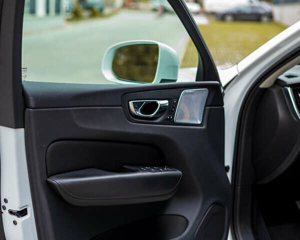 Білий Вольво ХС60, об'ємом двигуна 2 л та пробігом 101 тис. км за 36700 $, фото 17 на Automoto.ua