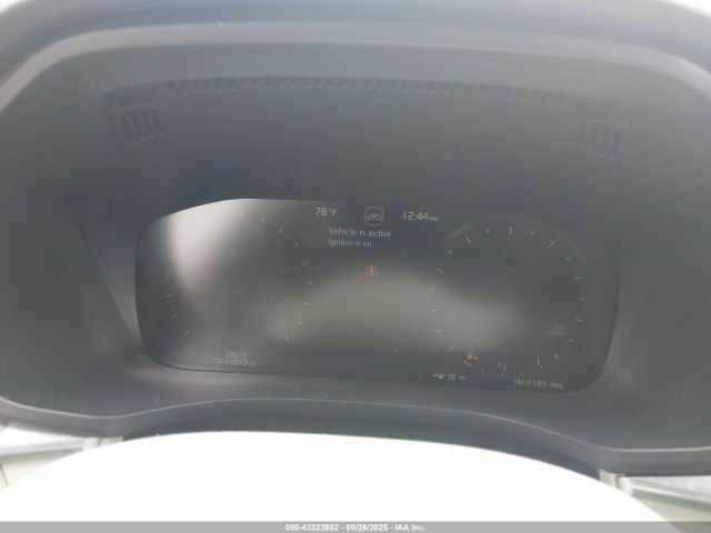 Белый Вольво ХС60, объемом двигателя 2 л и пробегом 72 тыс. км за 7000 $, фото 6 на Automoto.ua