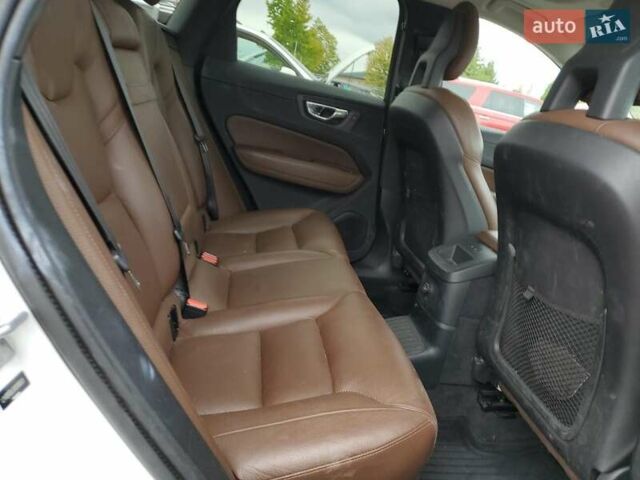 Вольво ХС60 2018 в Харькове на Automoto.ua Белый Вольво ХС60, объемом двигателя 1.97 л и пробегом 44 тыс. км за 12500 $, фото 8 на Automoto.ua