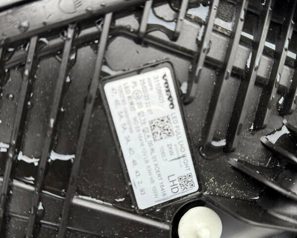 Белый Вольво ХС60, объемом двигателя 2 л и пробегом 149 тыс. км за 43684 $, фото 93 на Automoto.ua