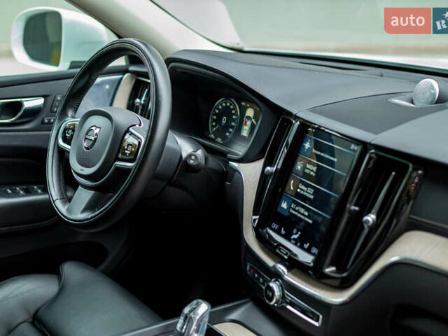 Білий Вольво ХС60, об'ємом двигуна 2 л та пробігом 101 тис. км за 36700 $, фото 31 на Automoto.ua