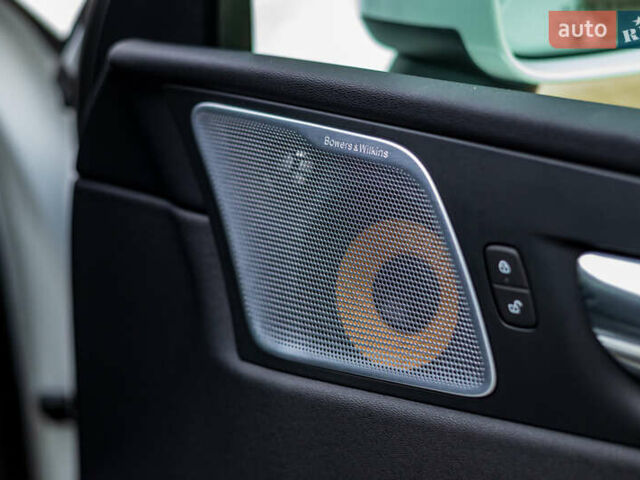 Білий Вольво ХС60, об'ємом двигуна 2 л та пробігом 101 тис. км за 36700 $, фото 29 на Automoto.ua