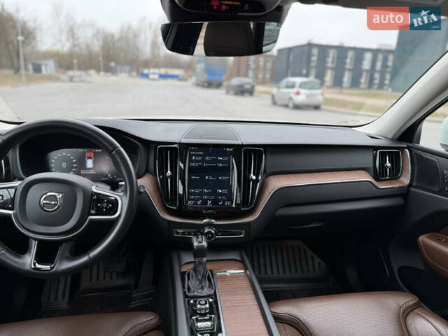 Белый Вольво ХС60, объемом двигателя 2 л и пробегом 149 тыс. км за 43684 $, фото 85 на Automoto.ua